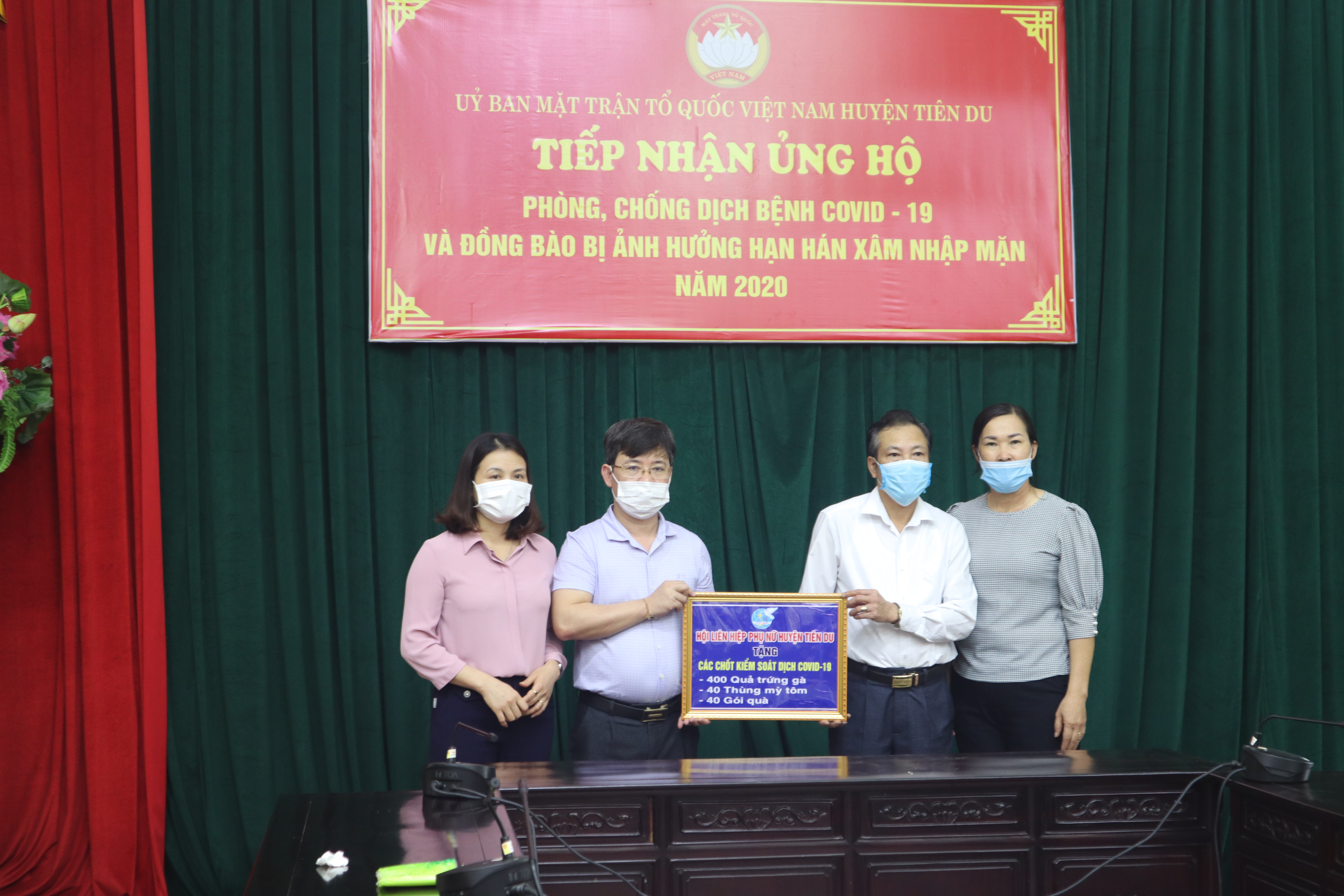  CÙNG ĐỒNG HÀNH TRONG CUỘC CHIẾN CHỐNG COVID-19