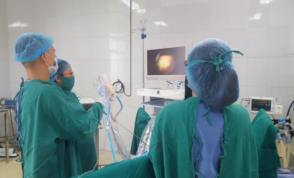 Kỹ thuật tán sỏi niệu quản bằng Laser