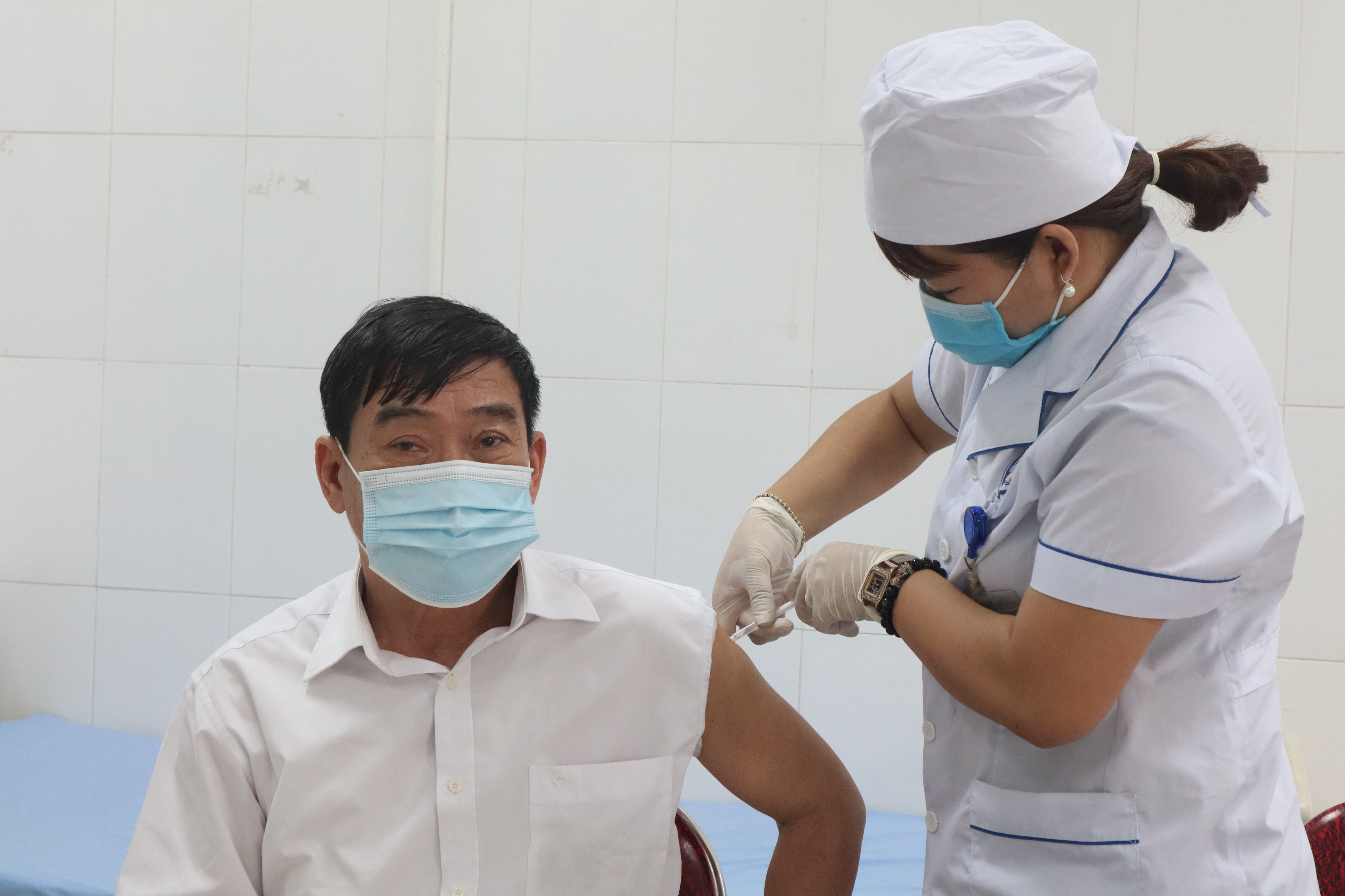 Từ ngày 01/4/2023, COVID-19 được coi là bệnh nghề nghiệp, được hưởng bảo hiểm xã hội