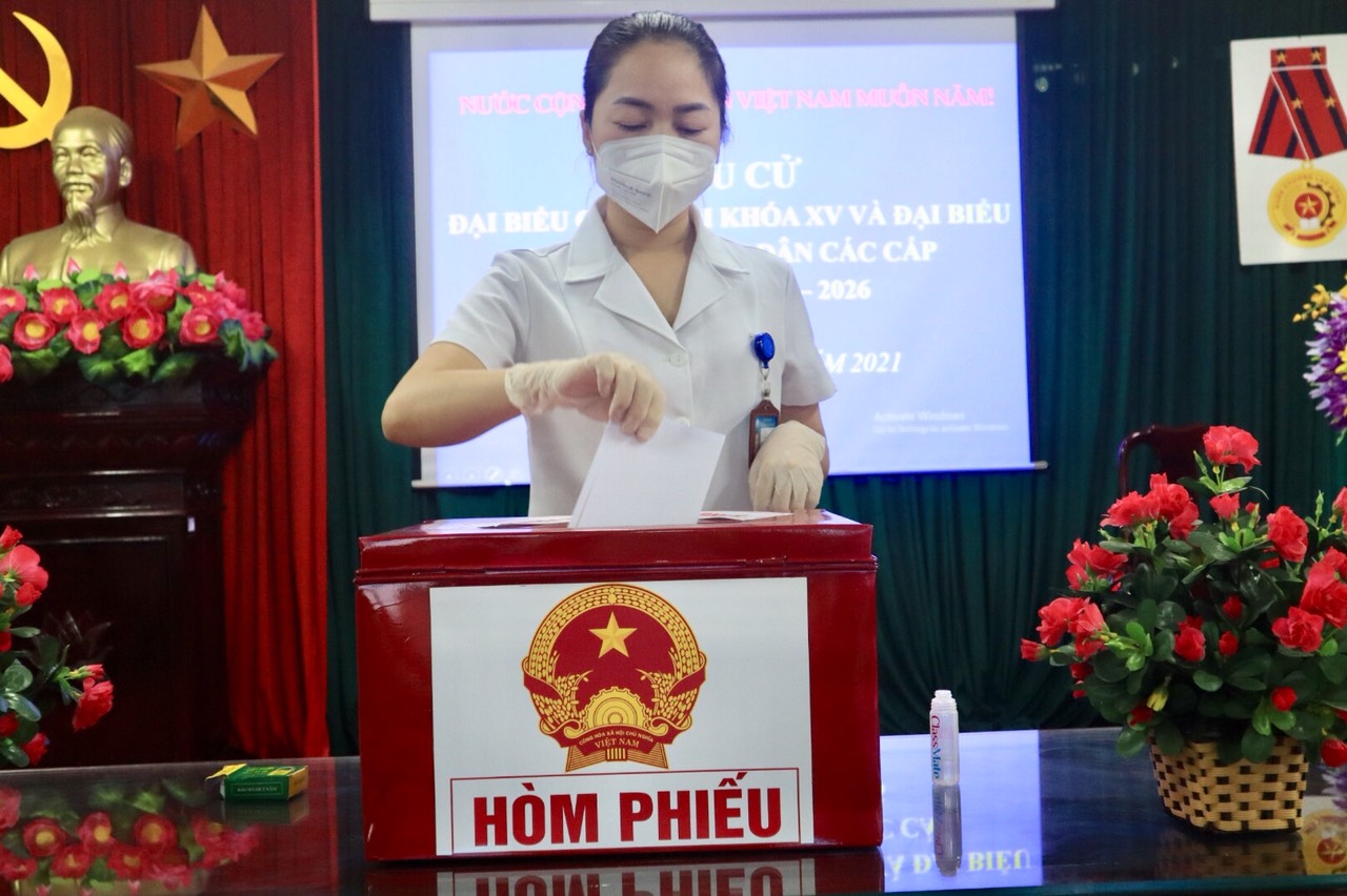 KỲ BẦU CỬ ĐẶC BIỆT TẠI TRUNG TÂM Y TẾ HUYỆN TIÊN DU